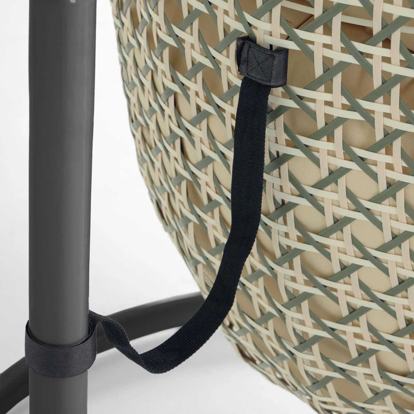 Fotel wiszący CIRA zielony rattan z ciemnoszarą podstawą - Image 3