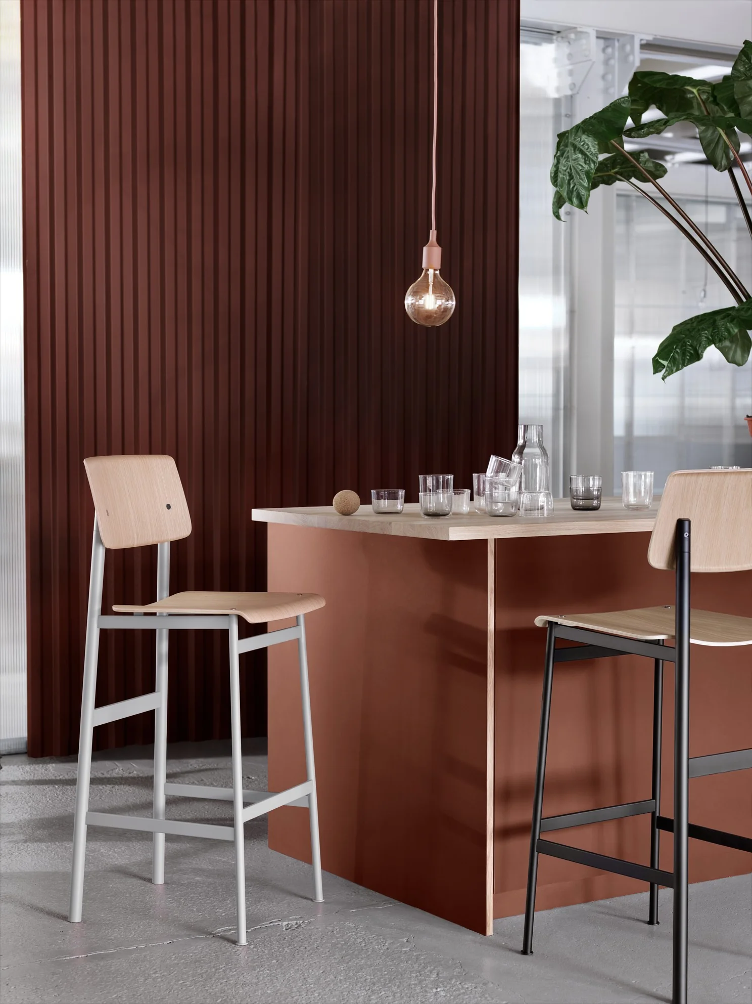 Krzesło barowe LOFT czarny fornir dębowy z czarną podstawą - Image 2