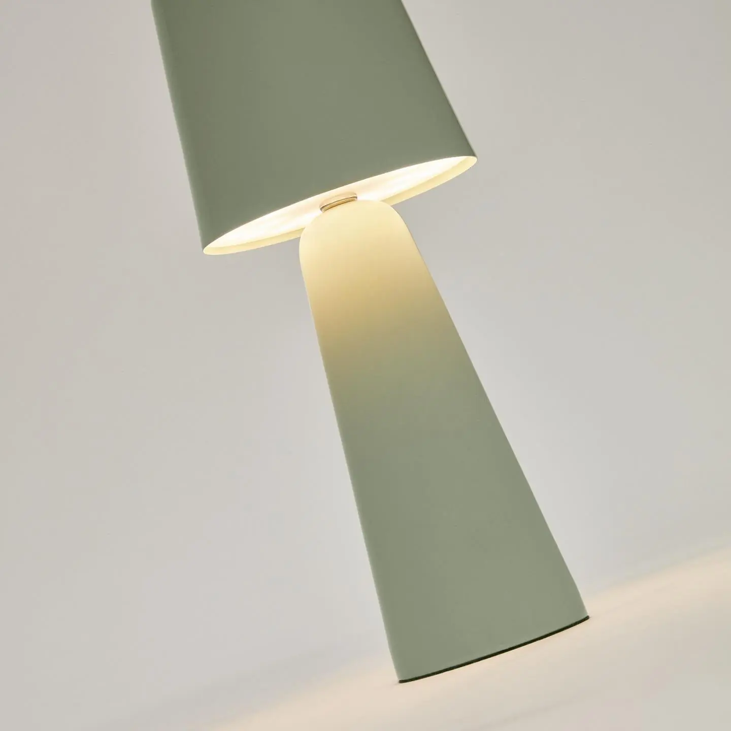 Lampa akumulatorowa zewnętrzna ARENYS jasnozielony - Image 12