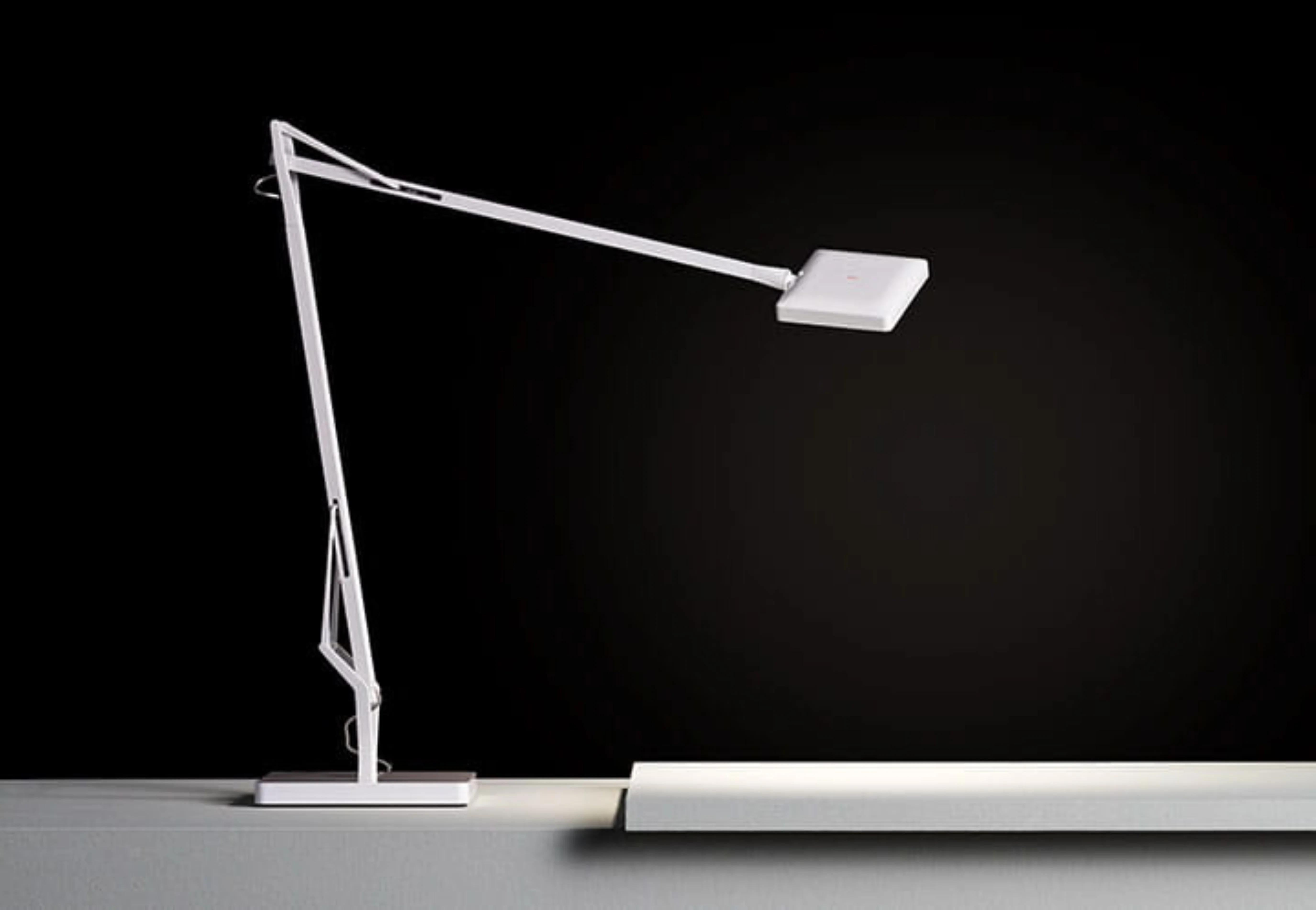 Lampa biurkowa KELVIN EDGE BASE biały - Image 2