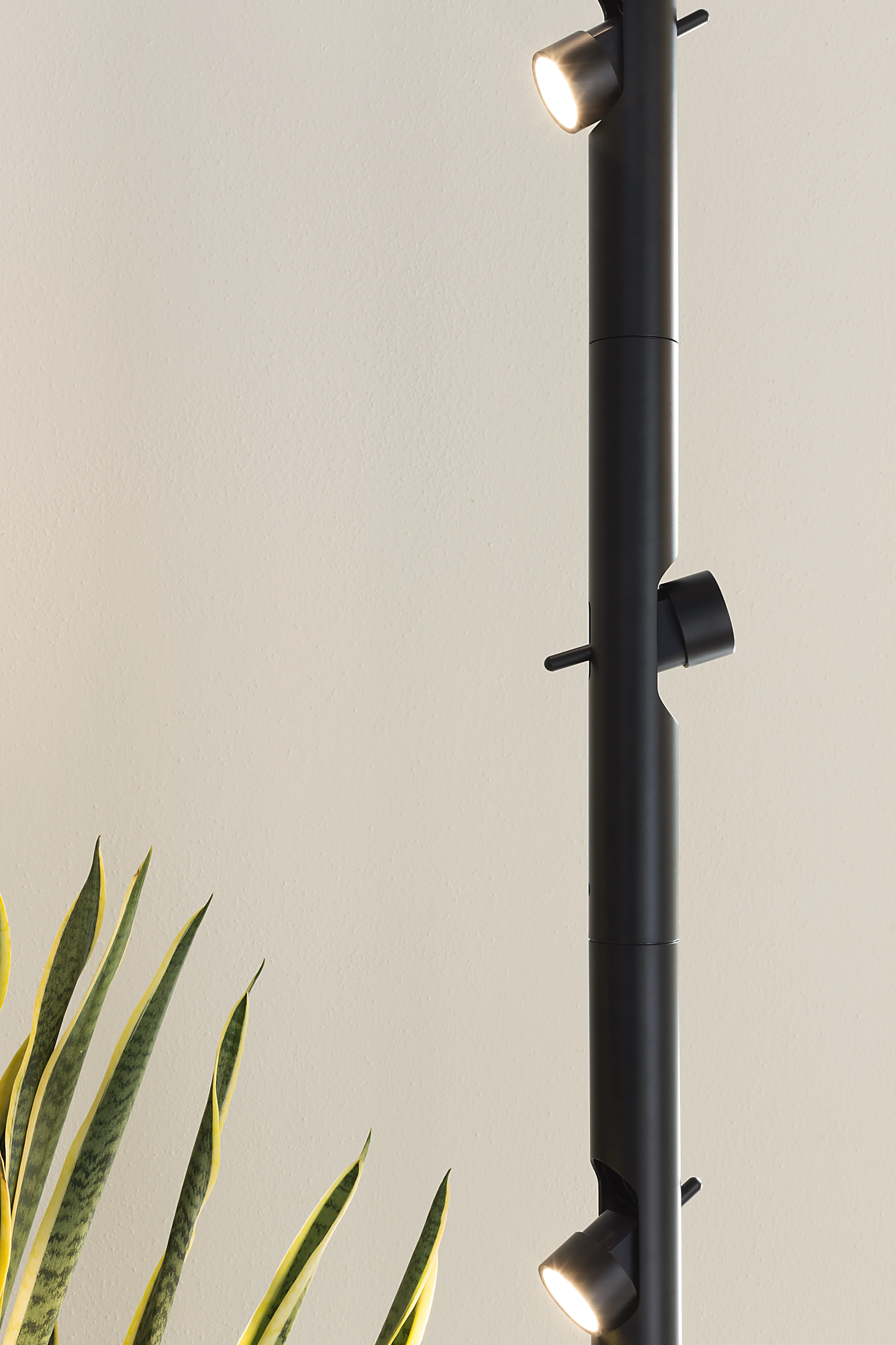 Lampa podłogowa 3-punktowa CALABRONE czarny - Image 14