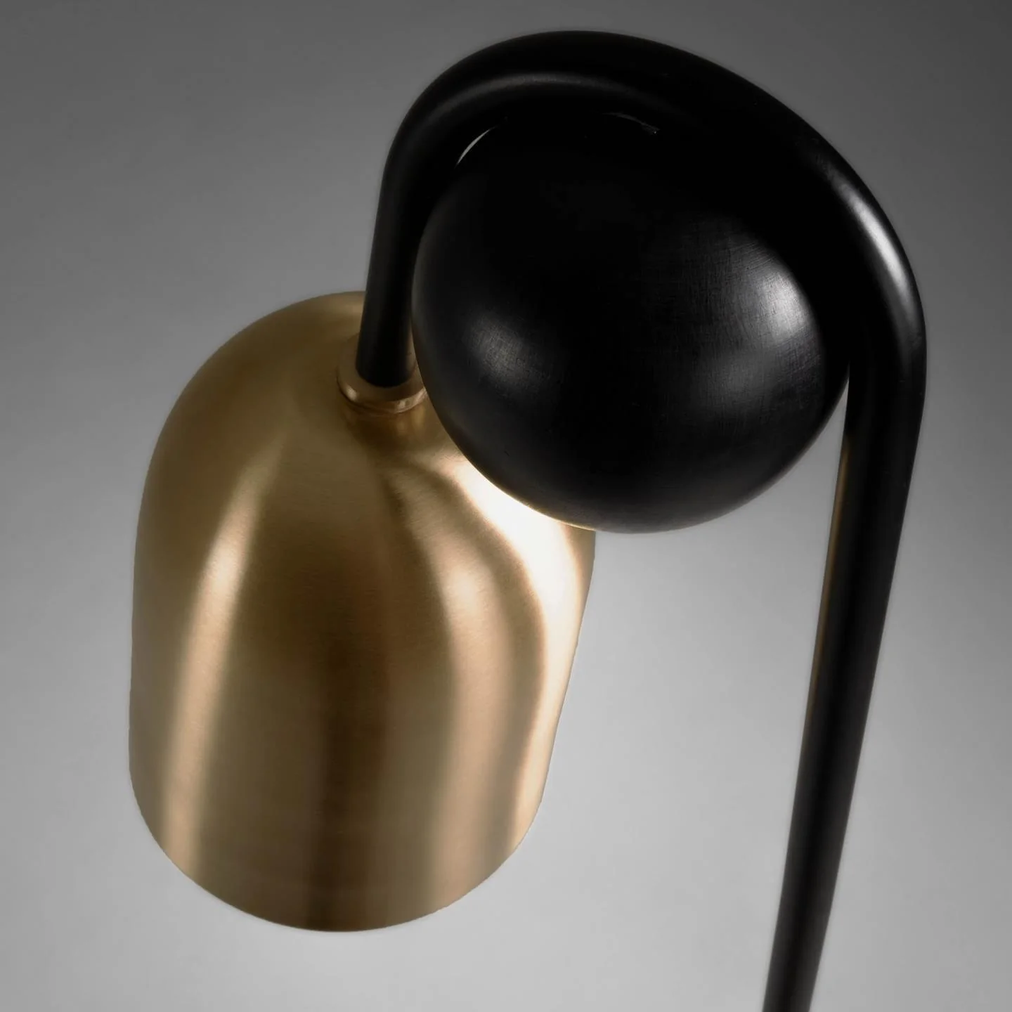 Lampa podłogowa NATSUMI czarny z mosiężnym wykończeniem - Image 7