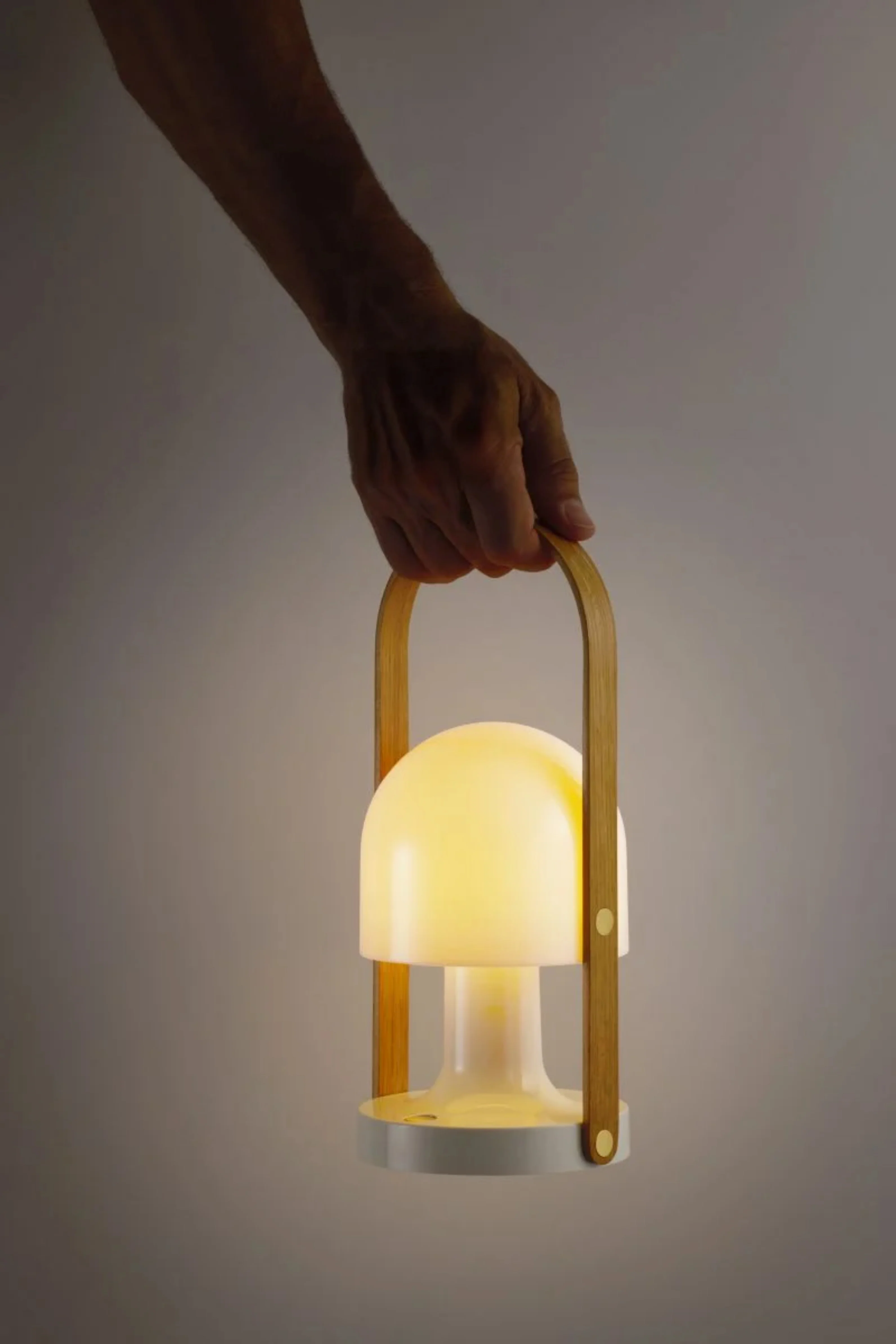 Lampa przenośna FOLLOWME biały z brązowym - Image 15