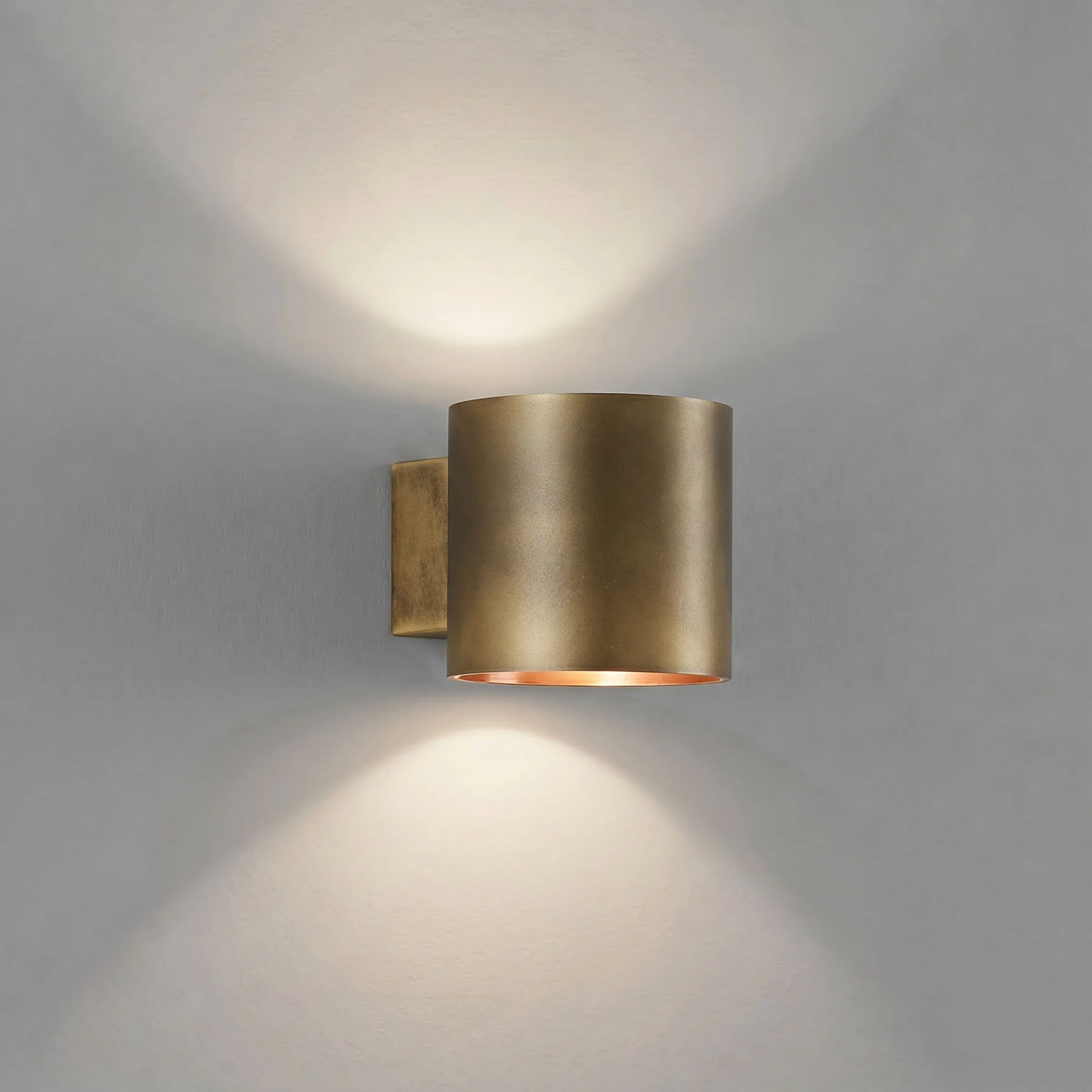 Lampa ścienna TUBE przecierany mosiądz - Image 8
