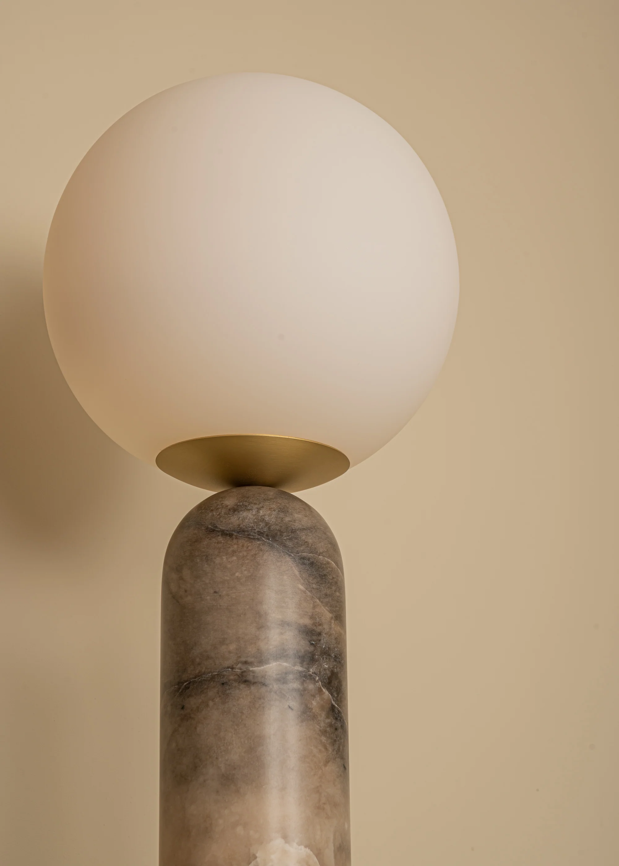 Lampa stołowa ATLAS ciemny beżowy alabaster - Image 5