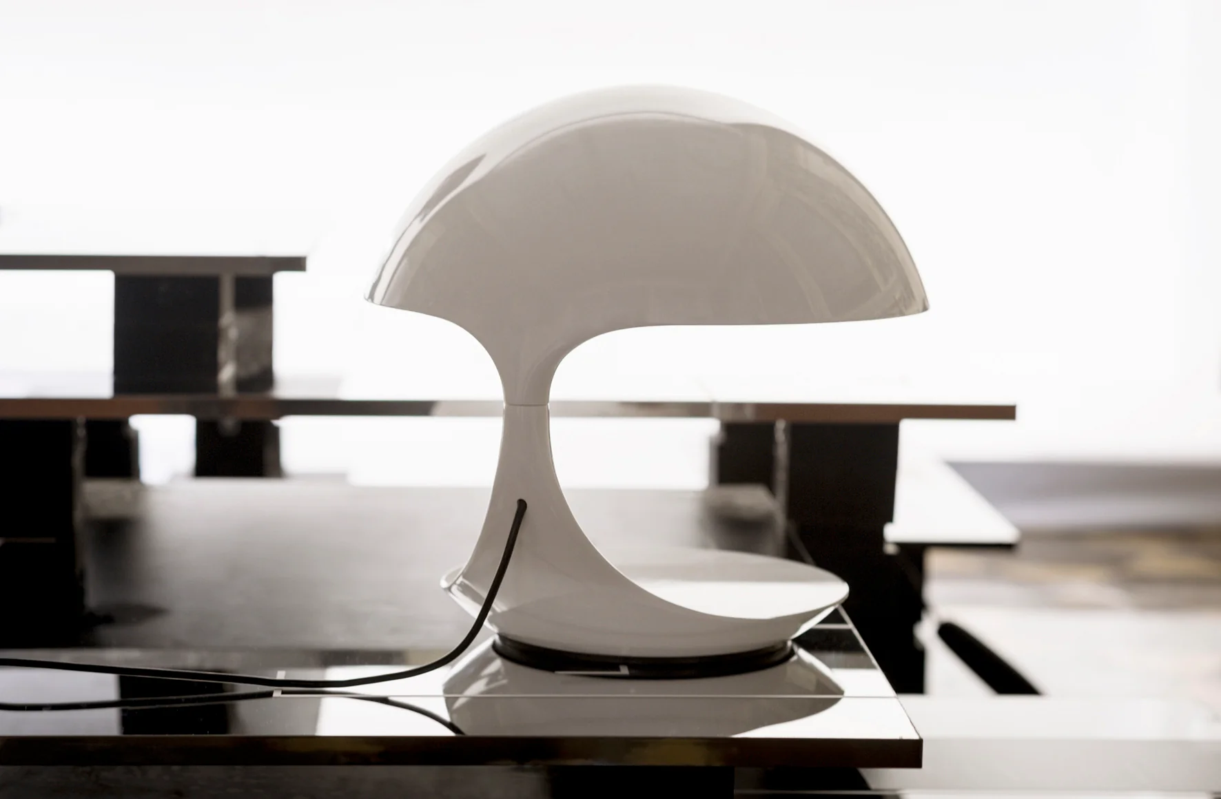 Lampa stołowa COBRA połyskujący biały - Image 6
