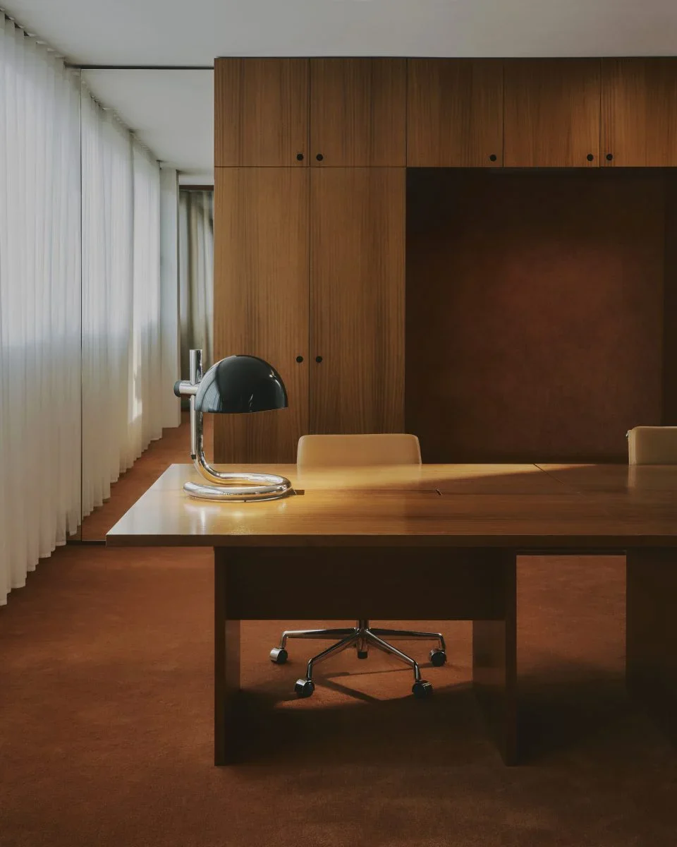 Lampa stołowa LAURO czarny klosz z ciemnobrązową podstawą - Image 3