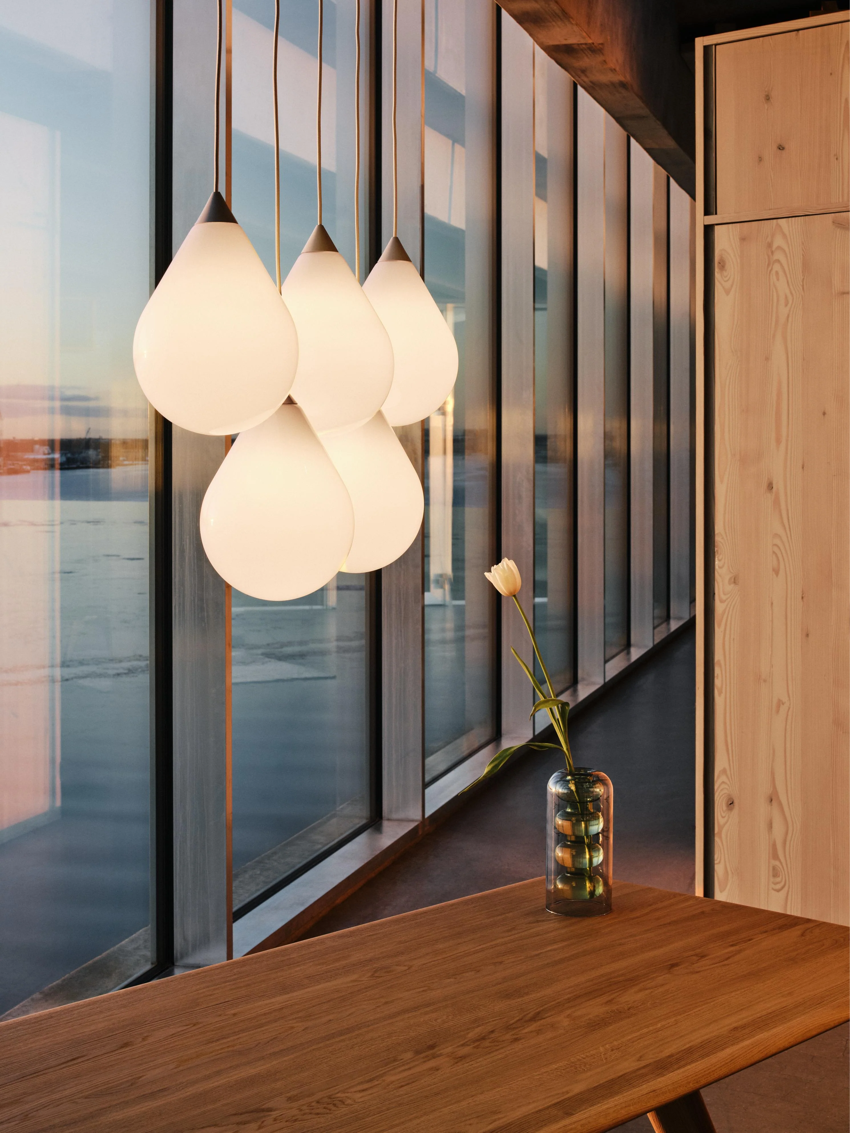 Lampa wisząca FLARE BEAD opalowy klosz - Image 8