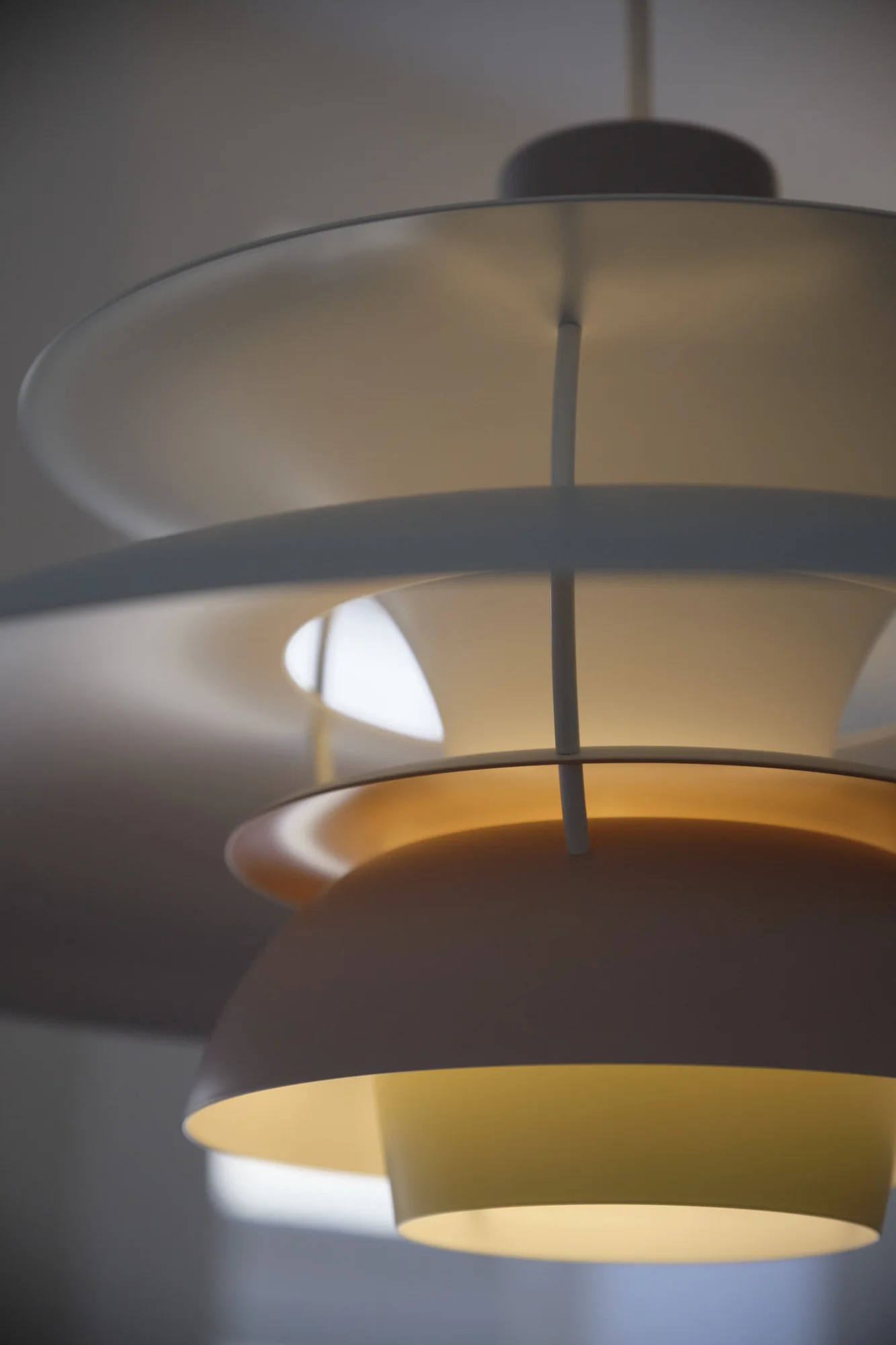 Lampa wisząca PH 5 pastelowy ostrygowy z błękitnym i różowym - Image 5