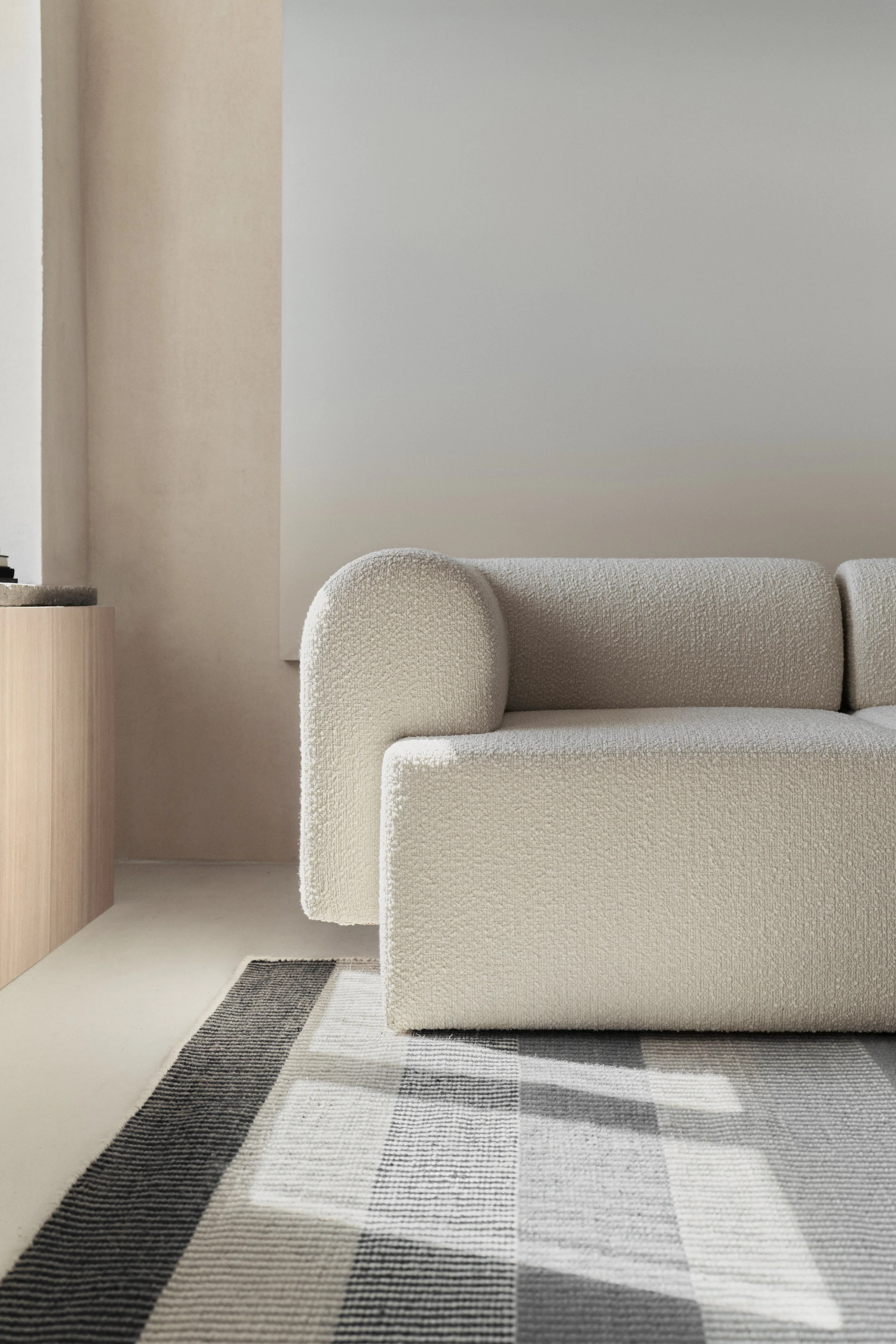 Sofa 2-osobowa TORI biały bouclé - Image 3