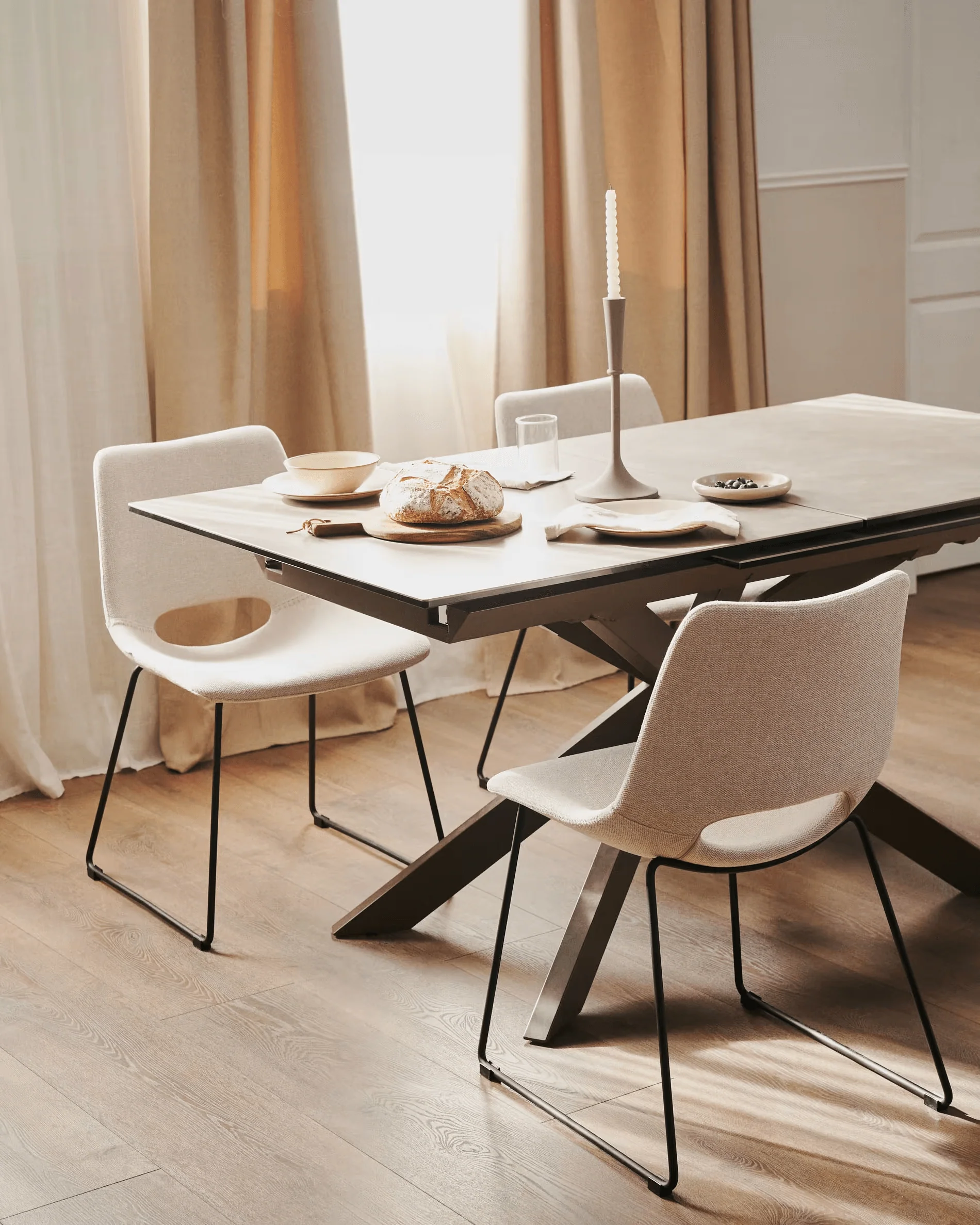 Stół rozkładany ATMINDA porcelanowy blat z brązową podstawą - Image 2
